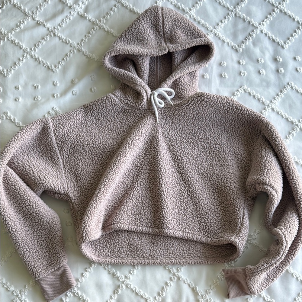 Gilly Hicks Plush Hoodie cropped